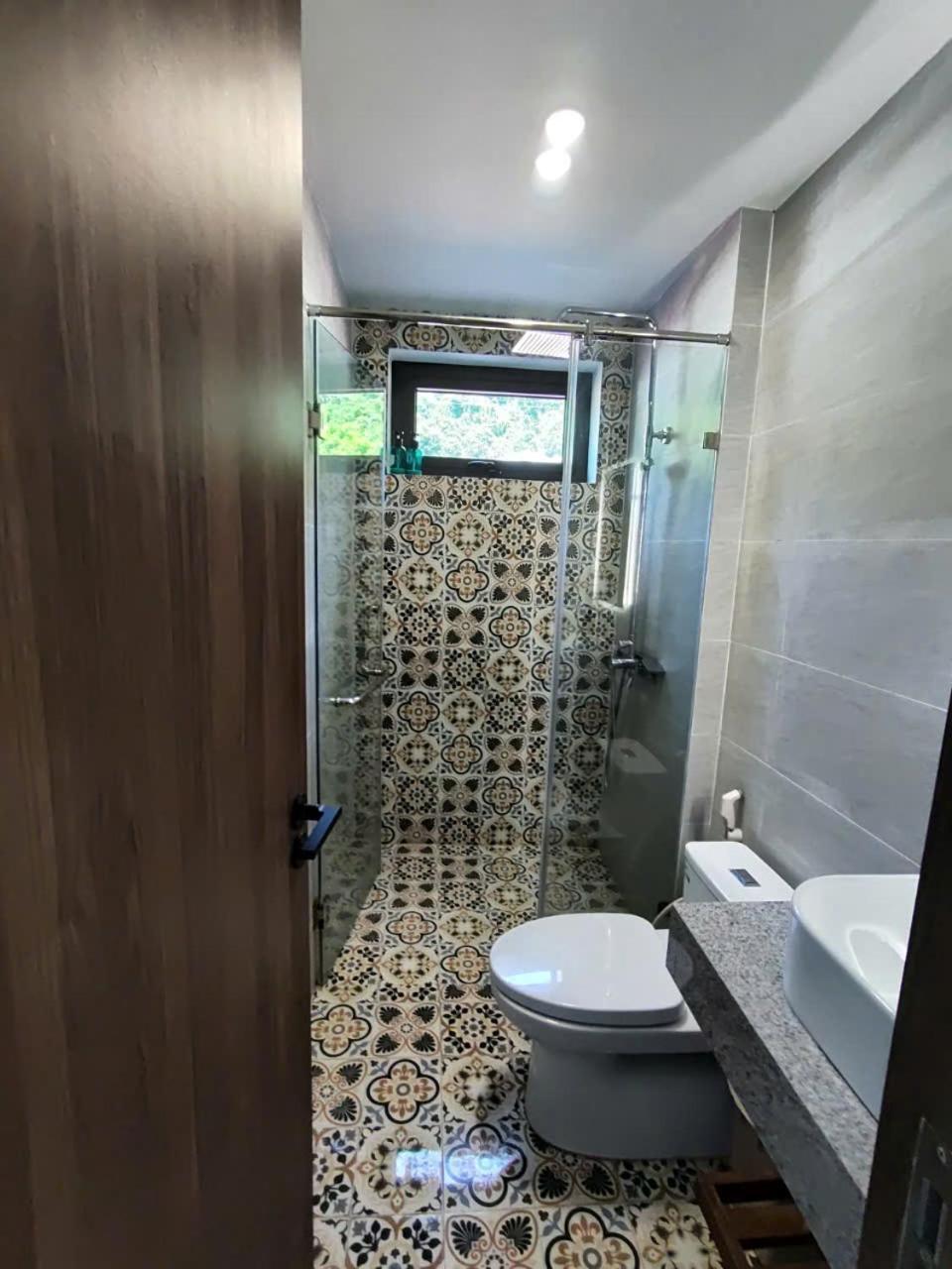 The Coral Homestay & Pub Tân Hiệ Esterno foto